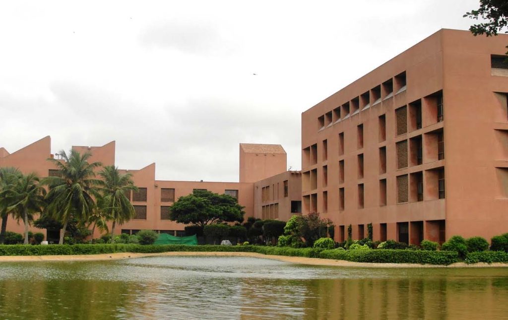 Aga Khan University Medical College in Karachi